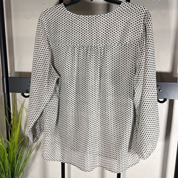 H&M sheer blouse high low hem button down white black size 12 - Picture 8 of 16